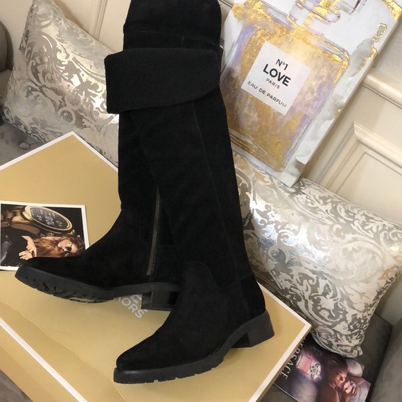 New in Box Michael Kors Boots Fold over 8 - Picture 8 of 9